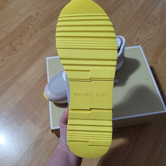 Brandnew with box - Picture 6 of 7